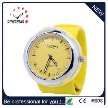 2015 neue Art-Charme-Silikon-Armbanduhr-Klaps-Uhr (DC-916)